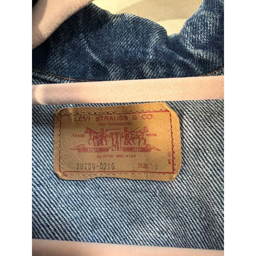 VIntage 1980s Levi's Type III Trucker Jean Jacket Medium Wash Denim Womens Small - Picture 4 of 9